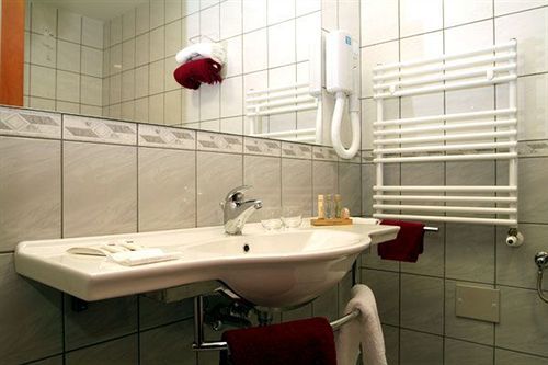 Hotel Lav 4*